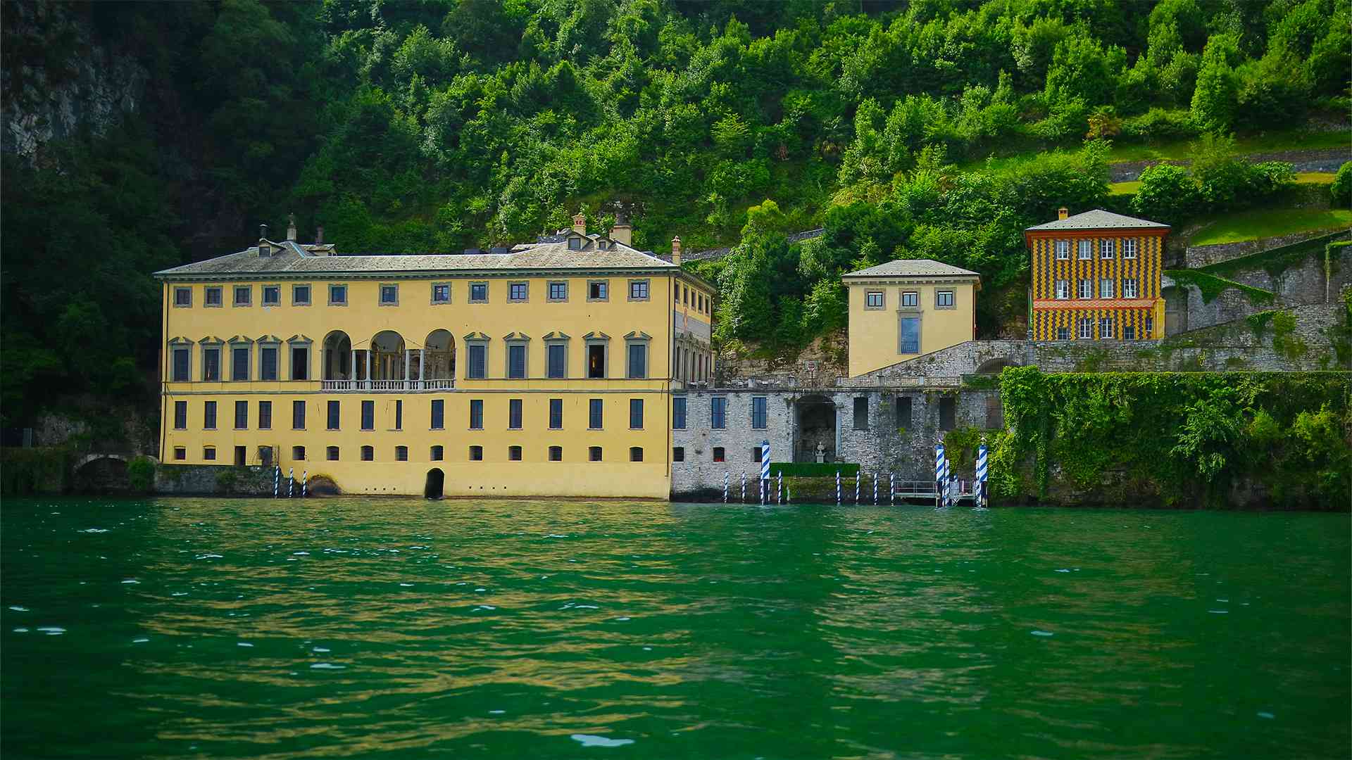 lake boat como charter tour on lake como
